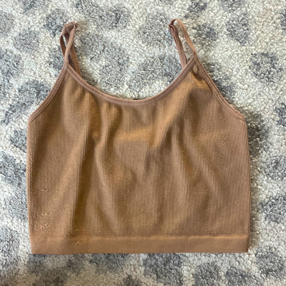 Cute tan cropped tank top, size S/M but shoudl fit a size XS or S